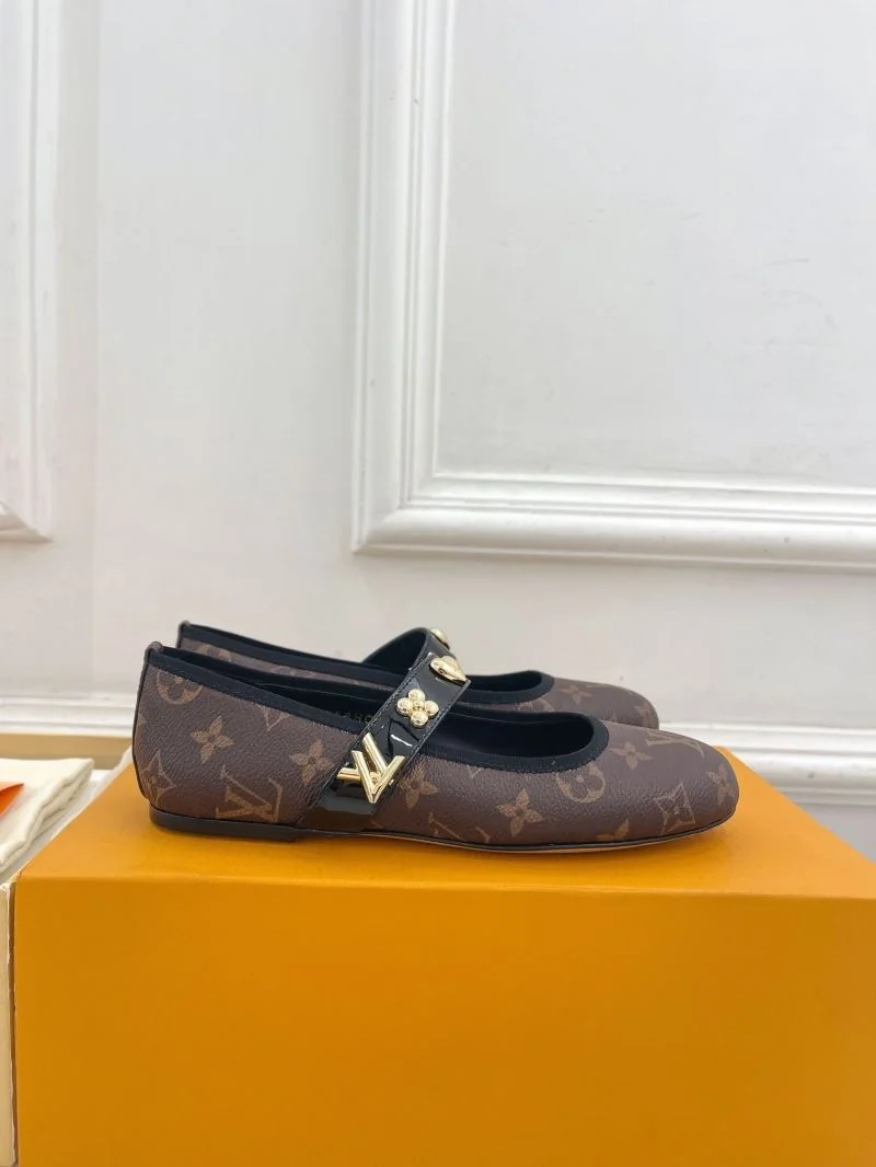 Louis Vuitton Flat Shoes Minimalist 31323