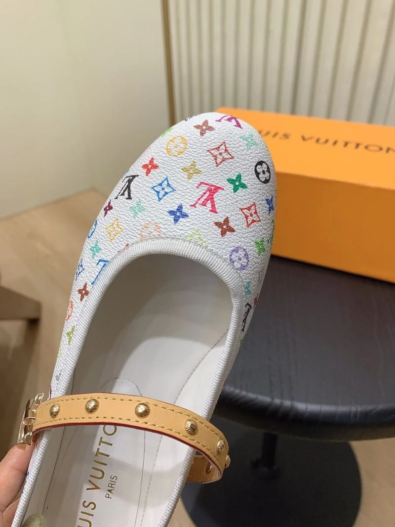 Lightweight Louis Vuitton Flat Shoes 31310