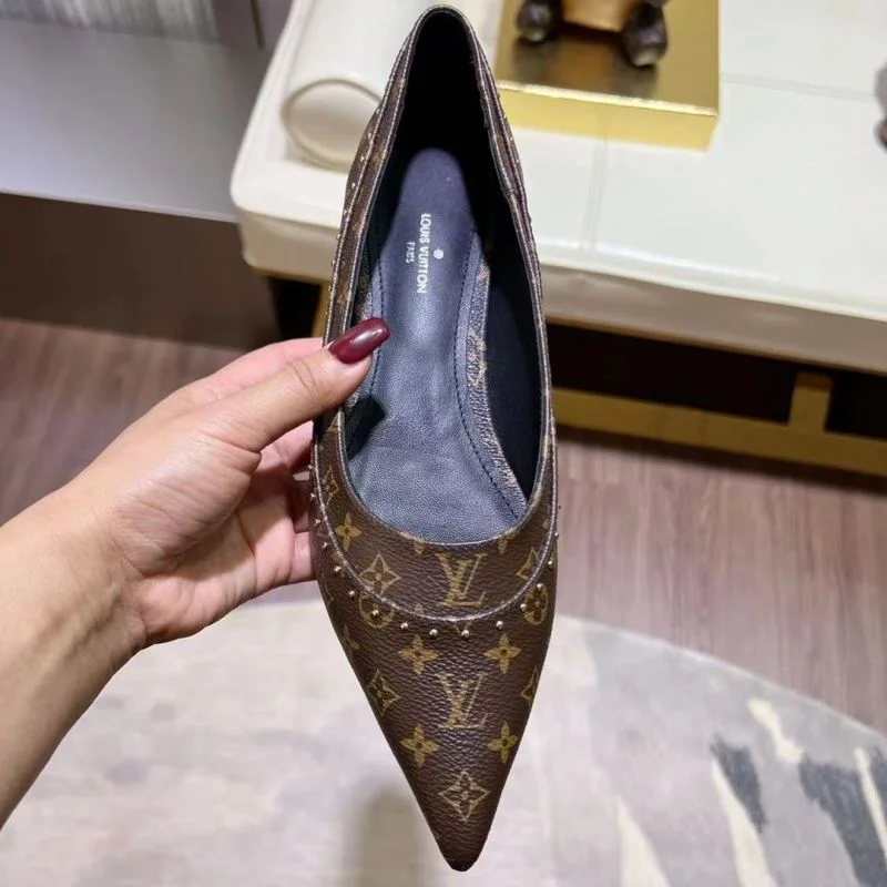 Snug Louis Vuitton Flat Shoes 31287