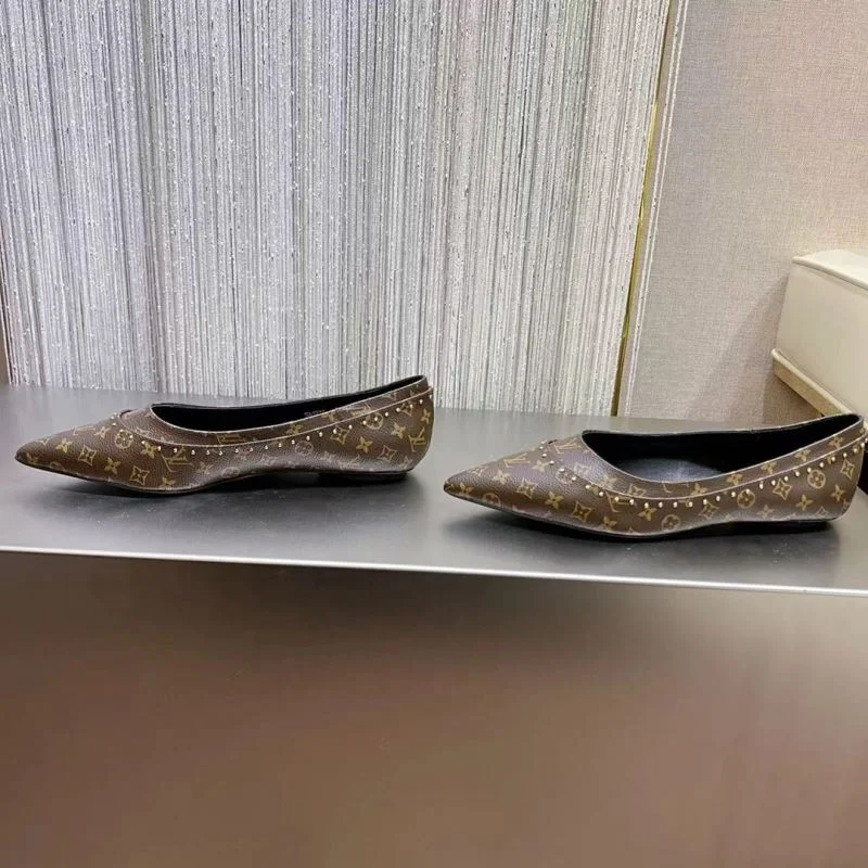 Snug Louis Vuitton Flat Shoes 31287