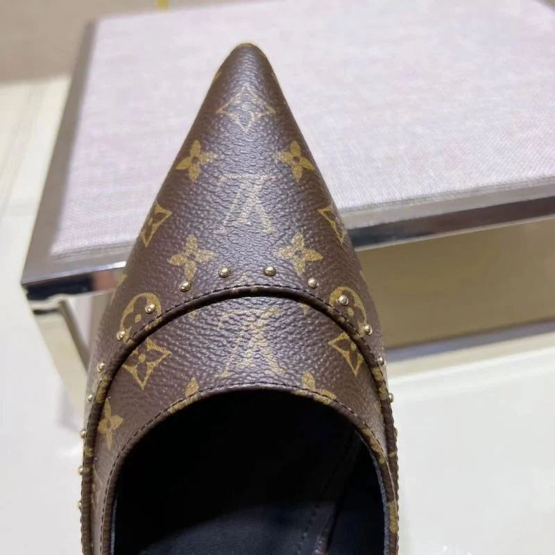 Snug Louis Vuitton Flat Shoes 31287
