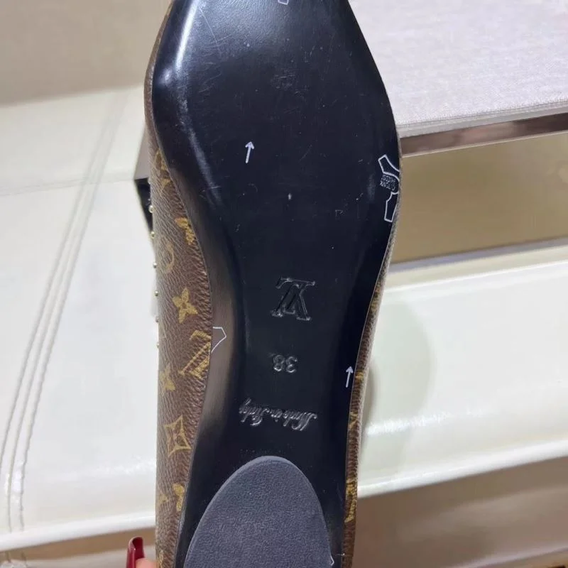 Snug Louis Vuitton Flat Shoes 31287