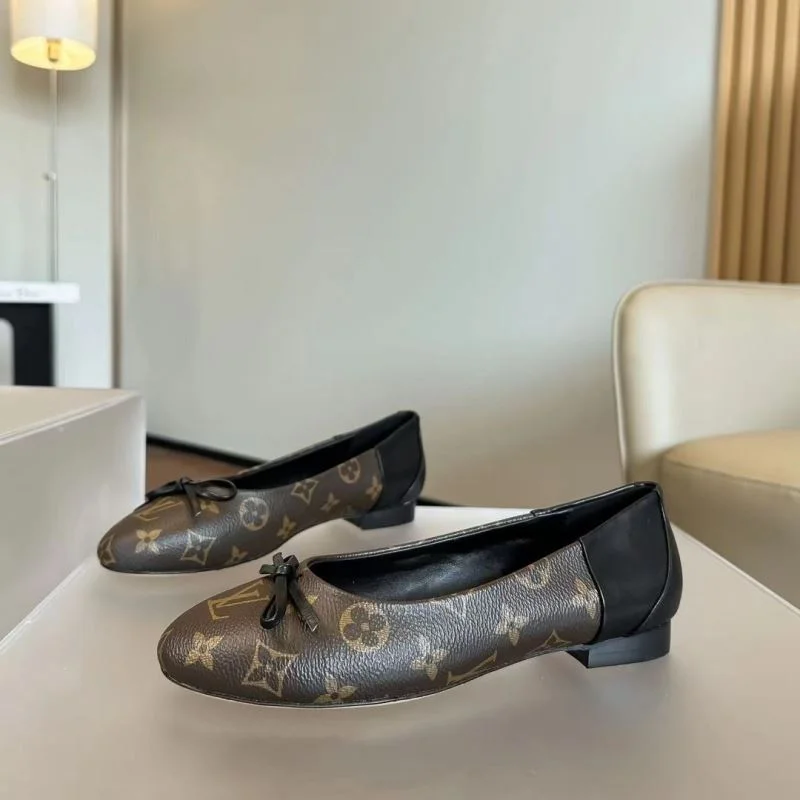 Louis Vuitton Flat Shoes Unisex 31304
