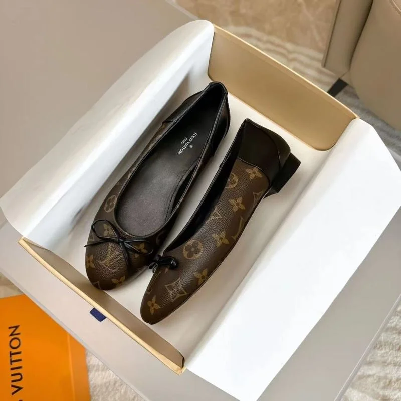 Louis Vuitton Flat Shoes Unisex 31304