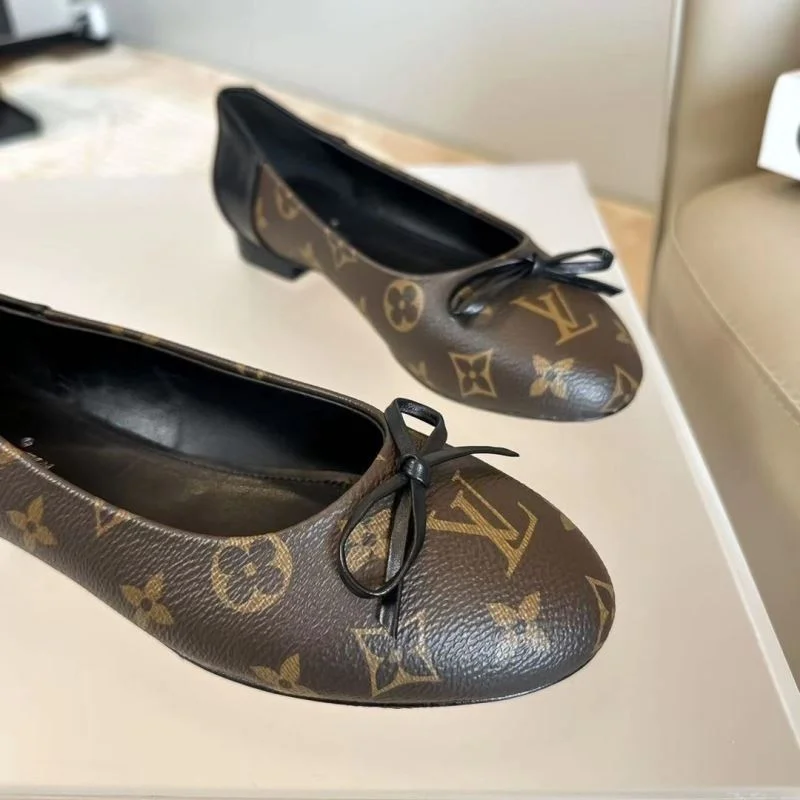 Louis Vuitton Flat Shoes Unisex 31304