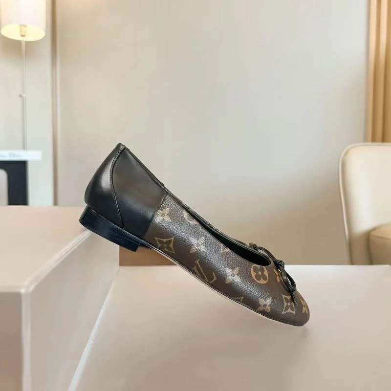 Louis Vuitton Flat Shoes Unisex 31304