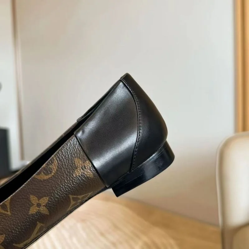 Louis Vuitton Flat Shoes Unisex 31304