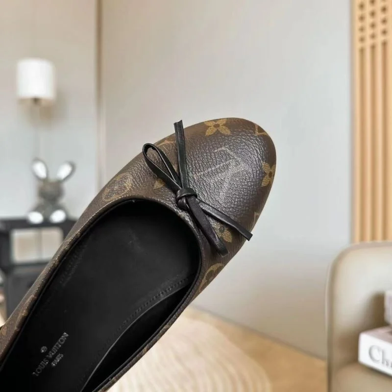 Louis Vuitton Flat Shoes Unisex 31304