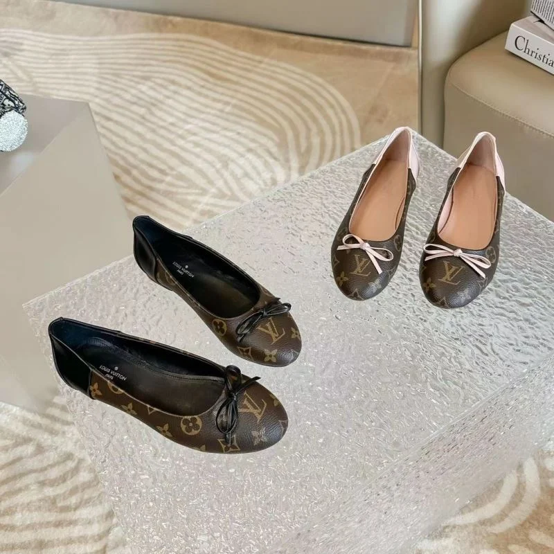 Compact Louis Vuitton Flat Shoes 31312