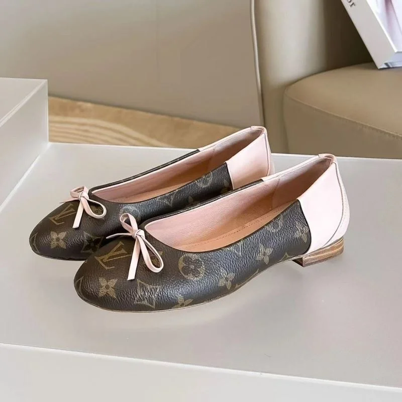 Compact Louis Vuitton Flat Shoes 31312