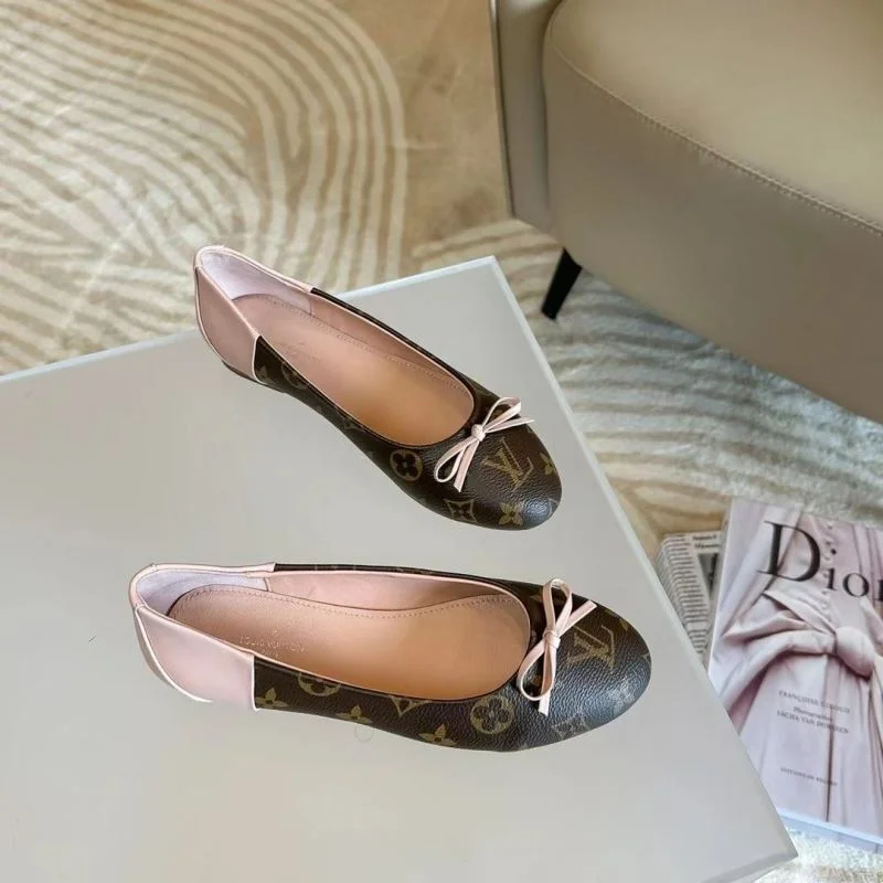 Compact Louis Vuitton Flat Shoes 31312