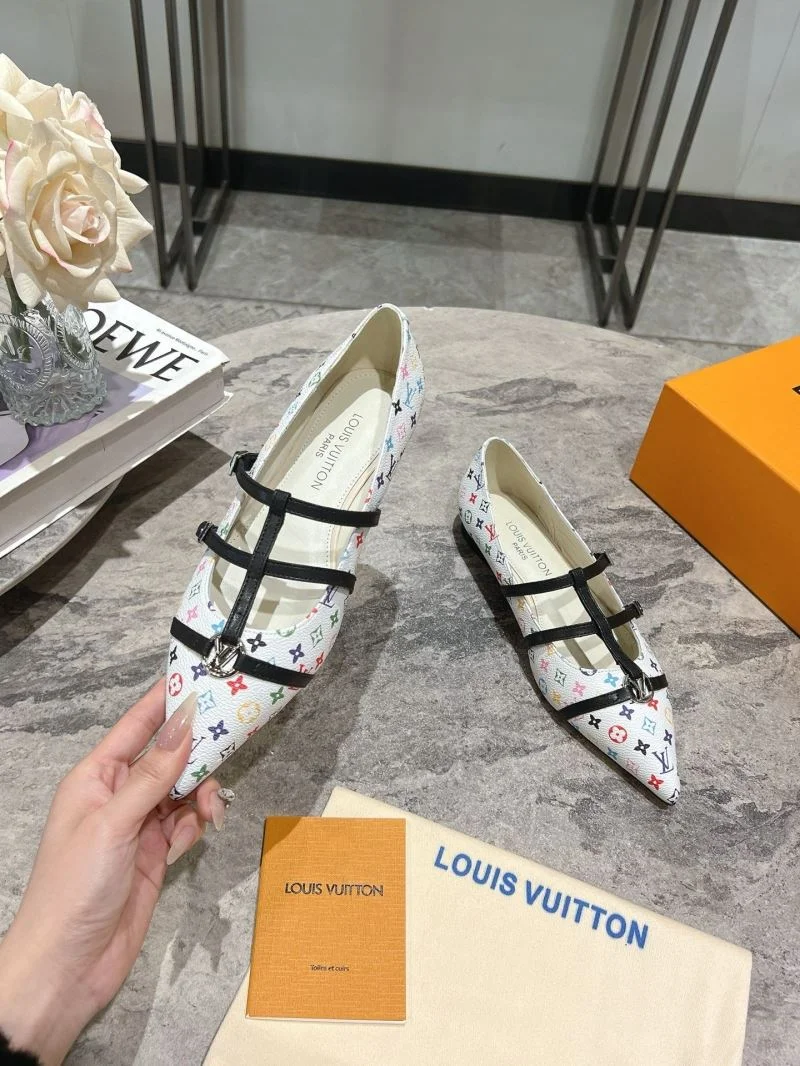 Snug Louis Vuitton Flat Shoes 31293