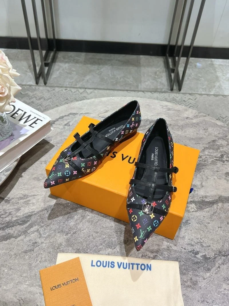 Louis Vuitton Flat Shoes Modern 31311