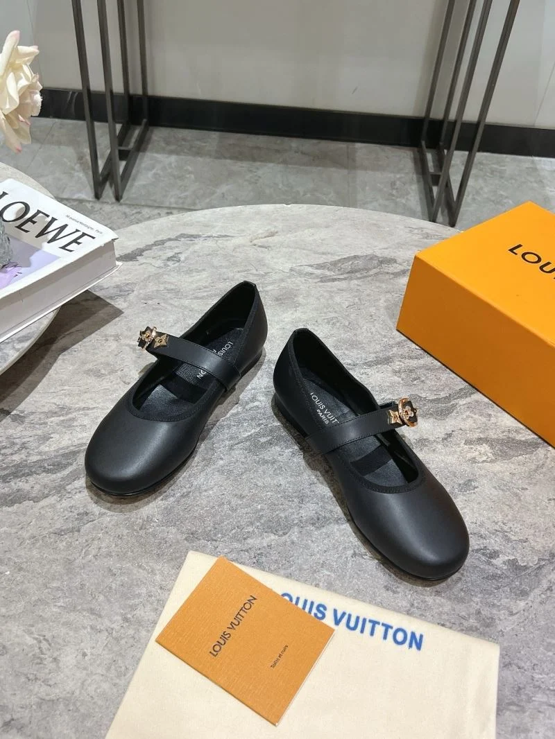 Louis Vuitton Flat Shoes Durable 31298