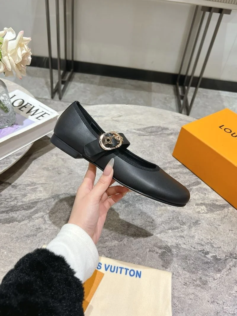 Louis Vuitton Flat Shoes Durable 31298