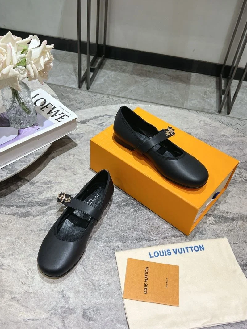 Louis Vuitton Flat Shoes Durable 31298