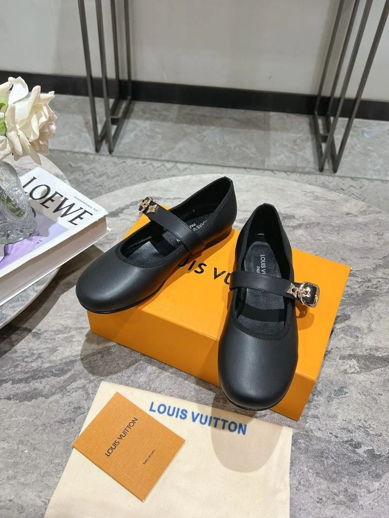 Louis Vuitton Flat Shoes Durable 31298