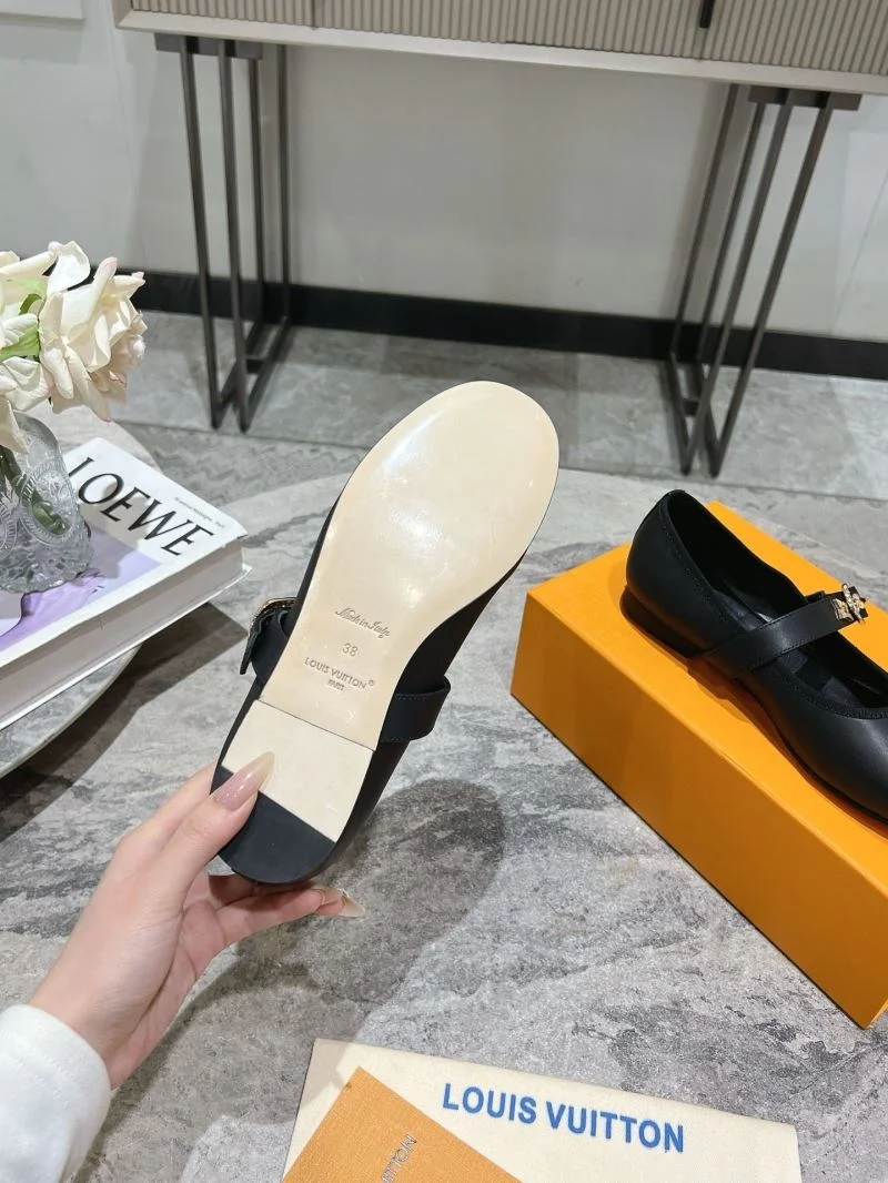 Louis Vuitton Flat Shoes Durable 31298