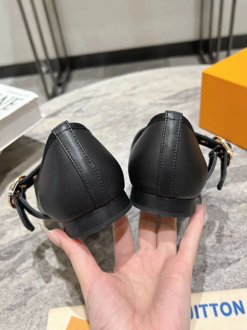 Louis Vuitton Flat Shoes Durable 31298