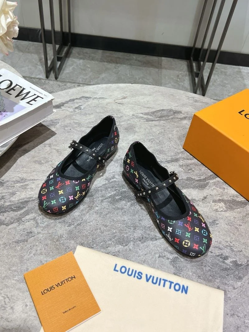 Louis Vuitton Flat Shoes OnTrend 31297