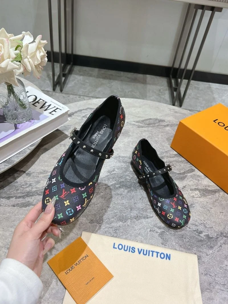 Louis Vuitton Flat Shoes OnTrend 31297