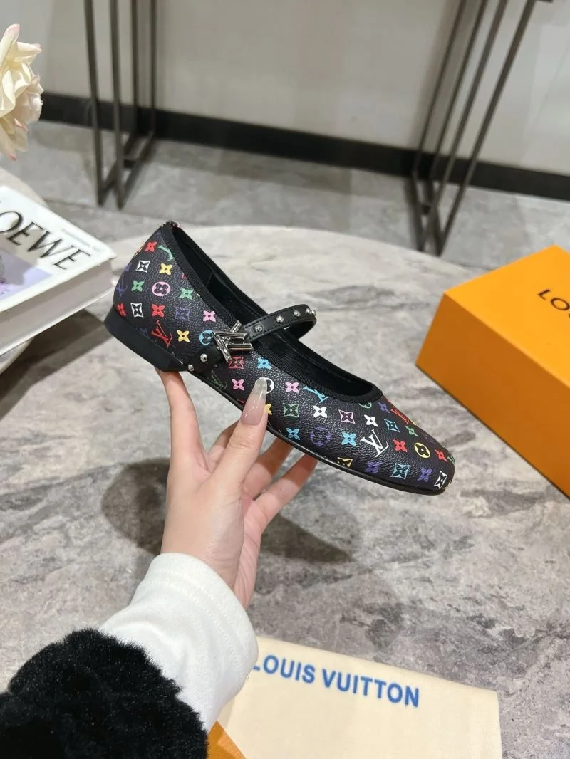 Louis Vuitton Flat Shoes OnTrend 31297