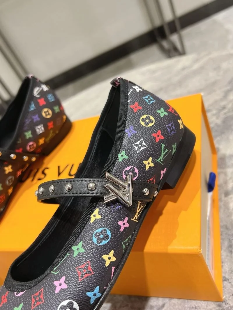 Louis Vuitton Flat Shoes OnTrend 31297