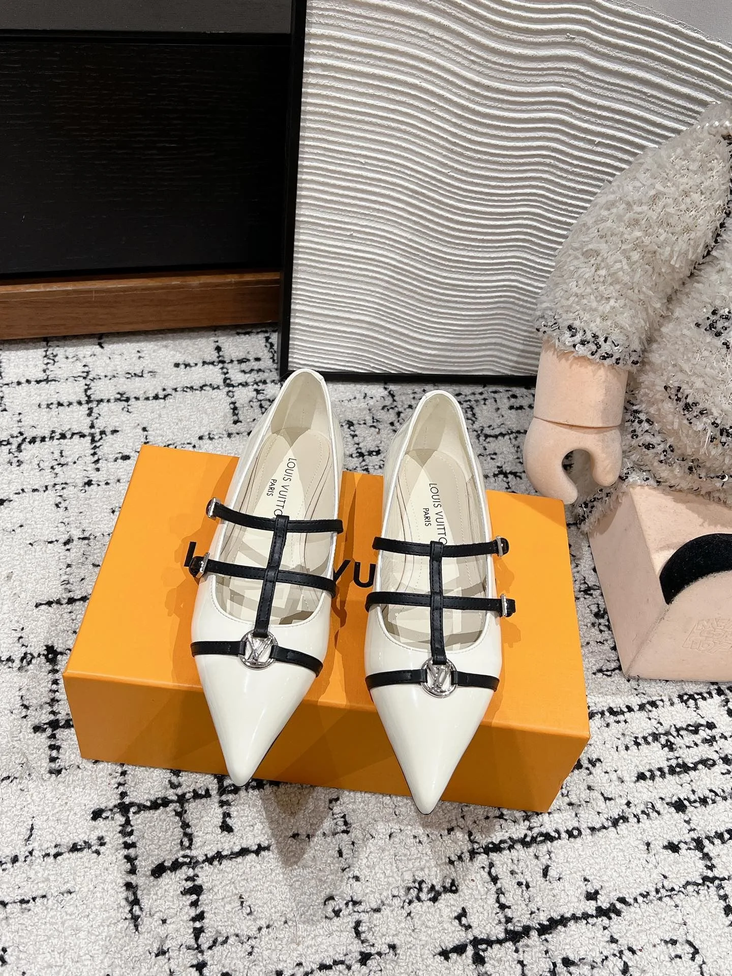 Louis Vuitton Flat Shoes NewStyle 31286