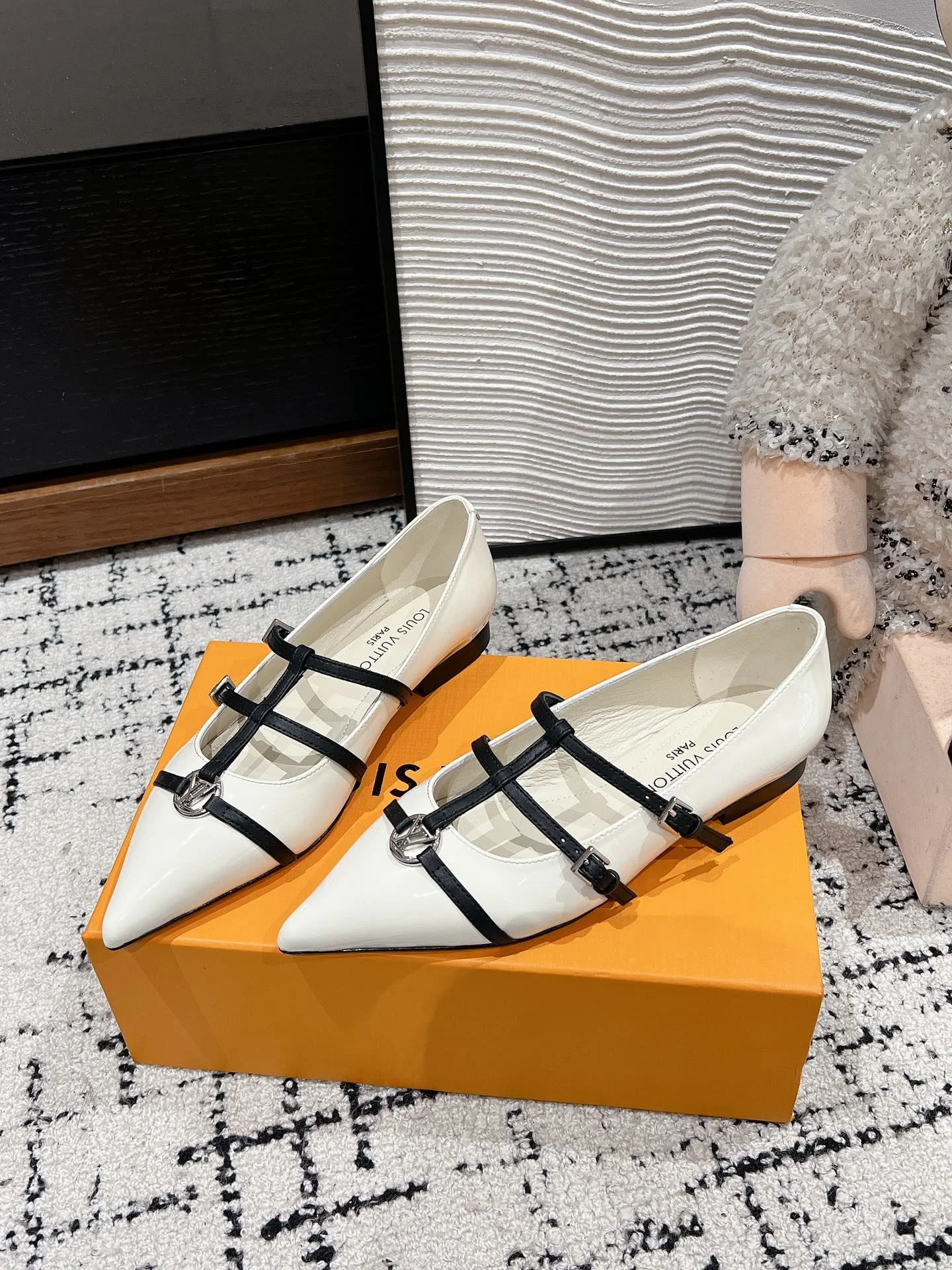Louis Vuitton Flat Shoes NewStyle 31286