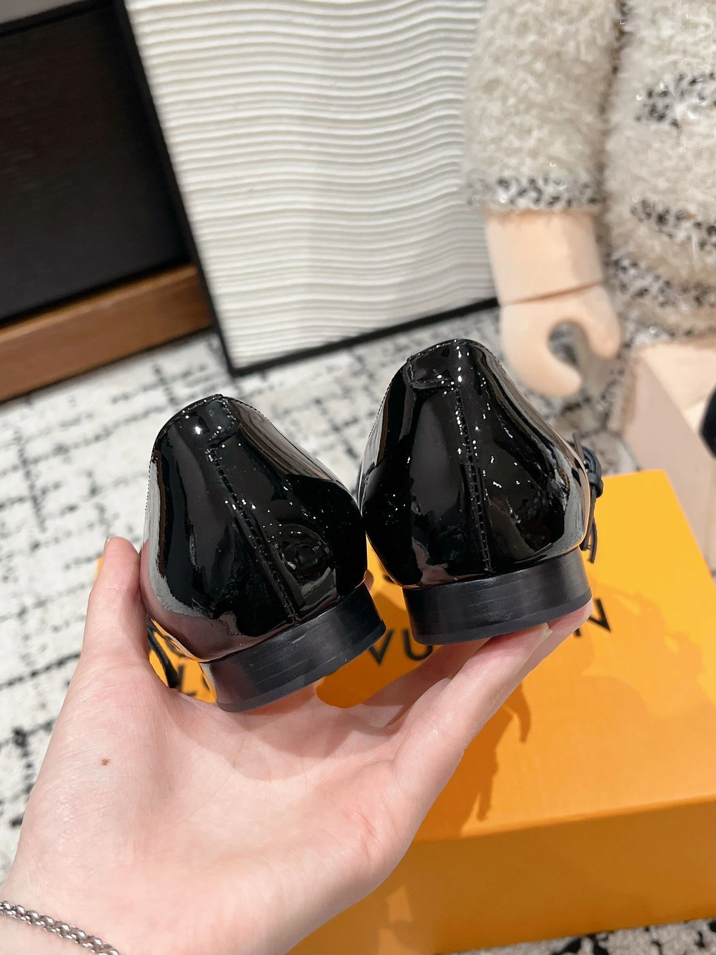 Louis Vuitton Flat Shoes Unique 31303