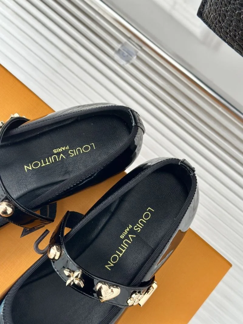 TravelReady Louis Vuitton Flat Shoes 31299