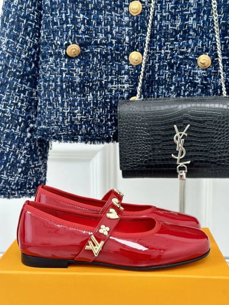 Fashionable Louis Vuitton Flat Shoes 31292