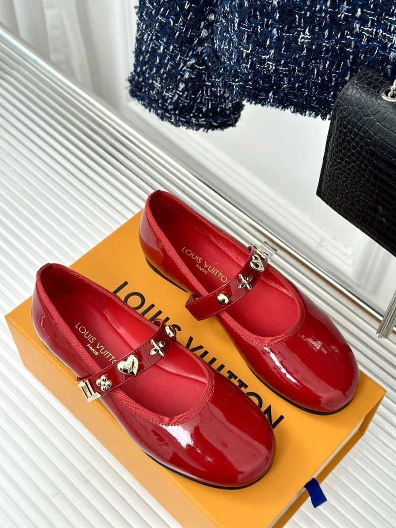 Fashionable Louis Vuitton Flat Shoes 31292