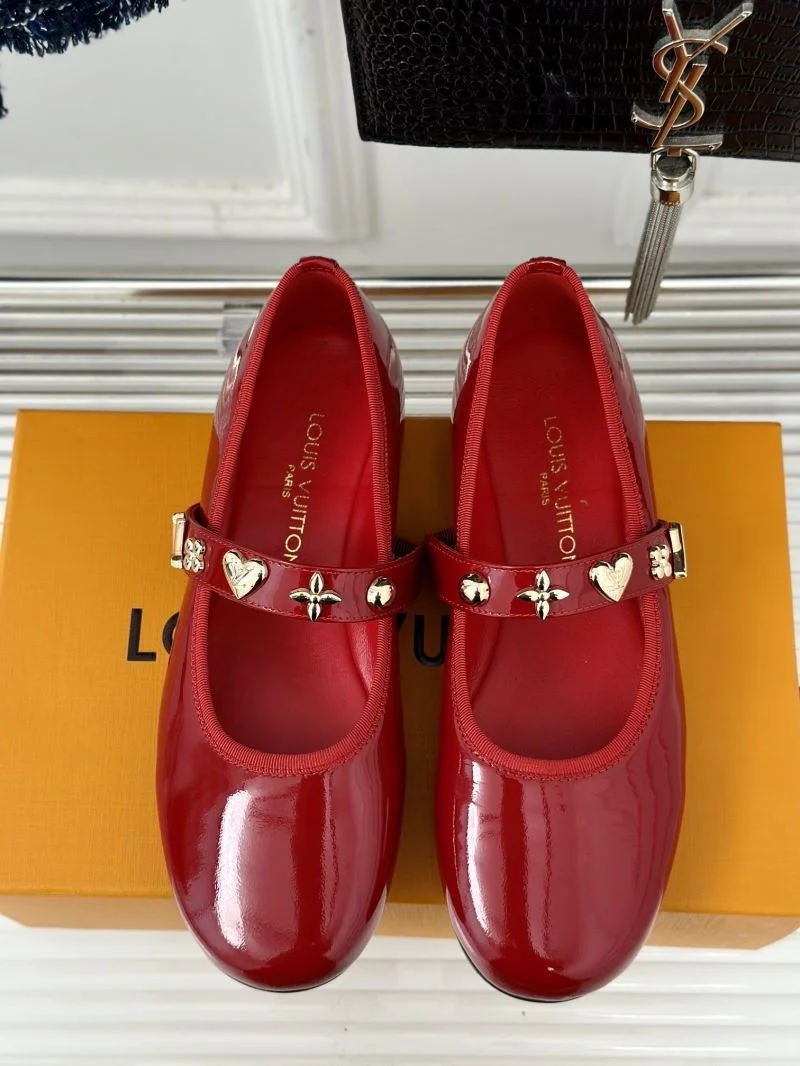 Fashionable Louis Vuitton Flat Shoes 31292