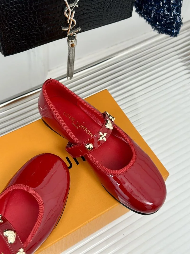 Fashionable Louis Vuitton Flat Shoes 31292