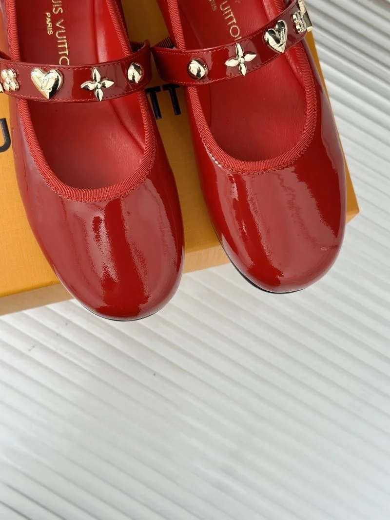 Fashionable Louis Vuitton Flat Shoes 31292
