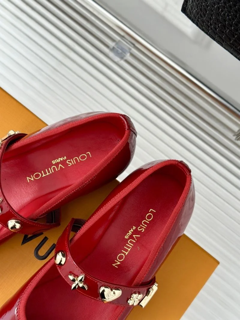 Fashionable Louis Vuitton Flat Shoes 31292