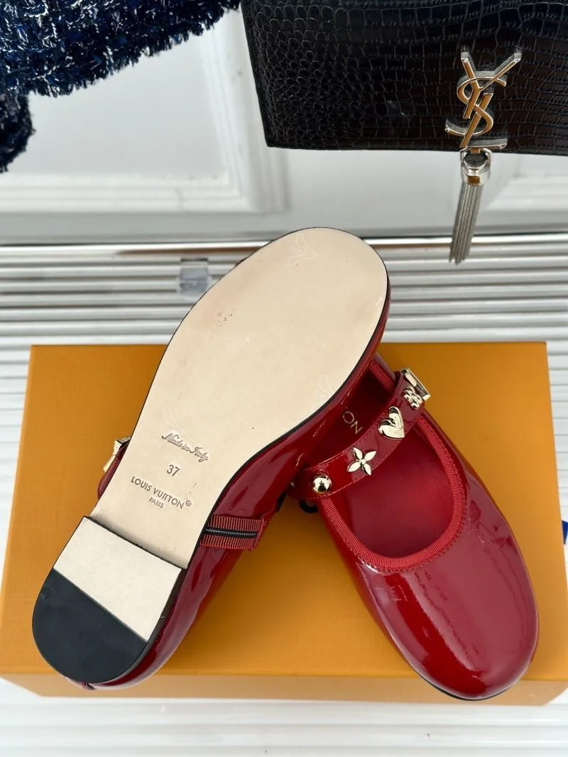 Fashionable Louis Vuitton Flat Shoes 31292