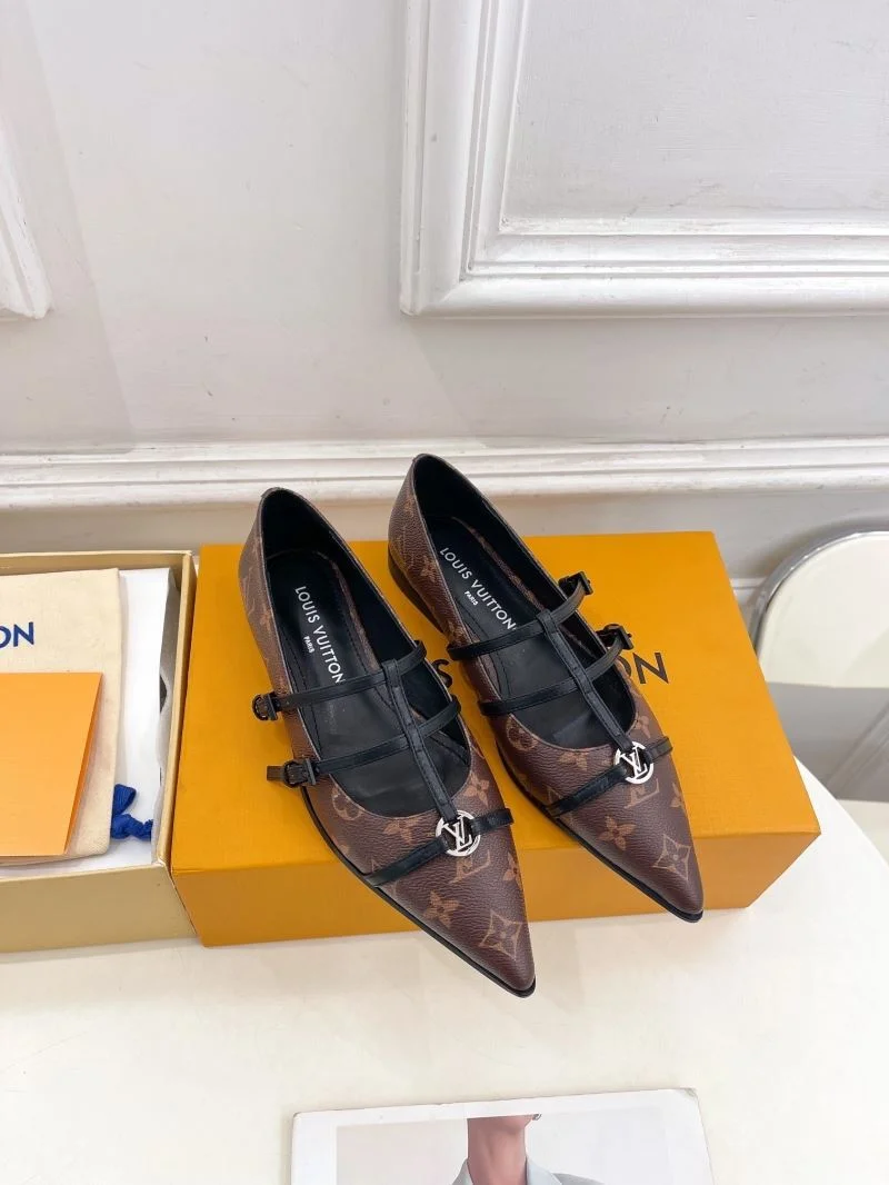 Seasonal Louis Vuitton Flat Shoes 31285