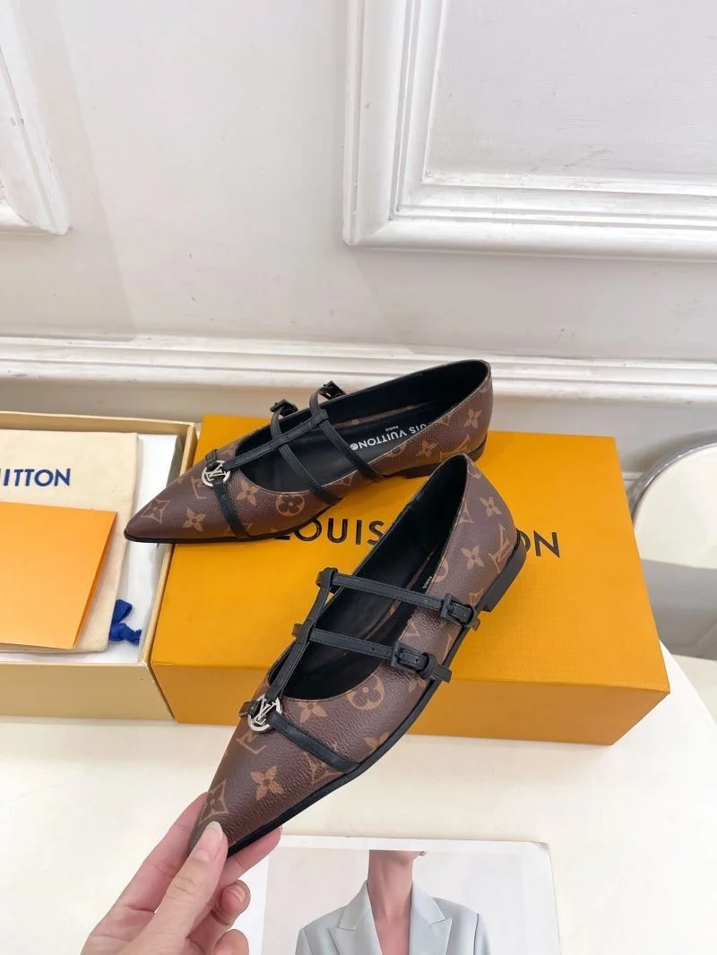 Seasonal Louis Vuitton Flat Shoes 31285