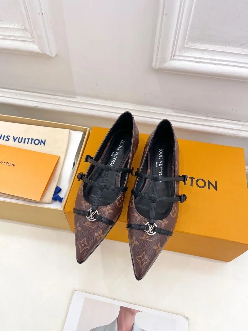 Seasonal Louis Vuitton Flat Shoes 31285