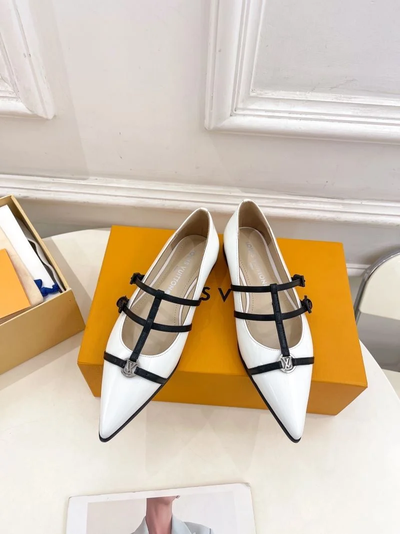 Louis Vuitton Flat Shoes EyeCatching 31305