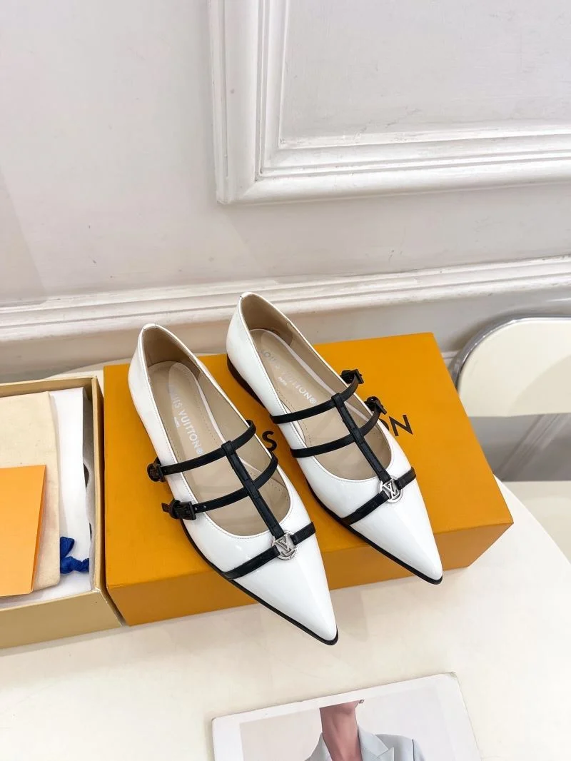 Louis Vuitton Flat Shoes EyeCatching 31305