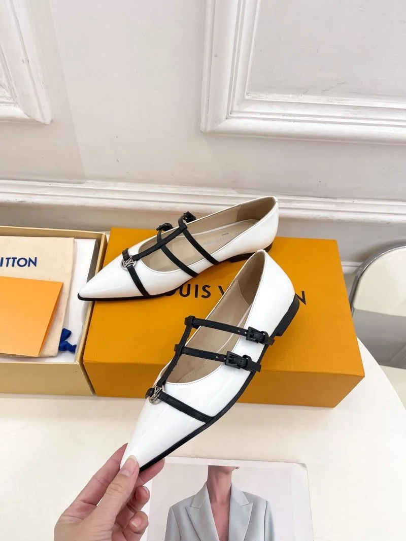 Louis Vuitton Flat Shoes EyeCatching 31305
