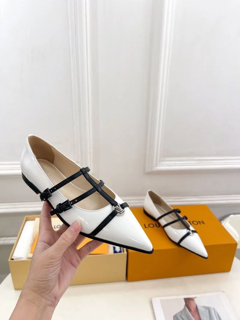 Louis Vuitton Flat Shoes EyeCatching 31305