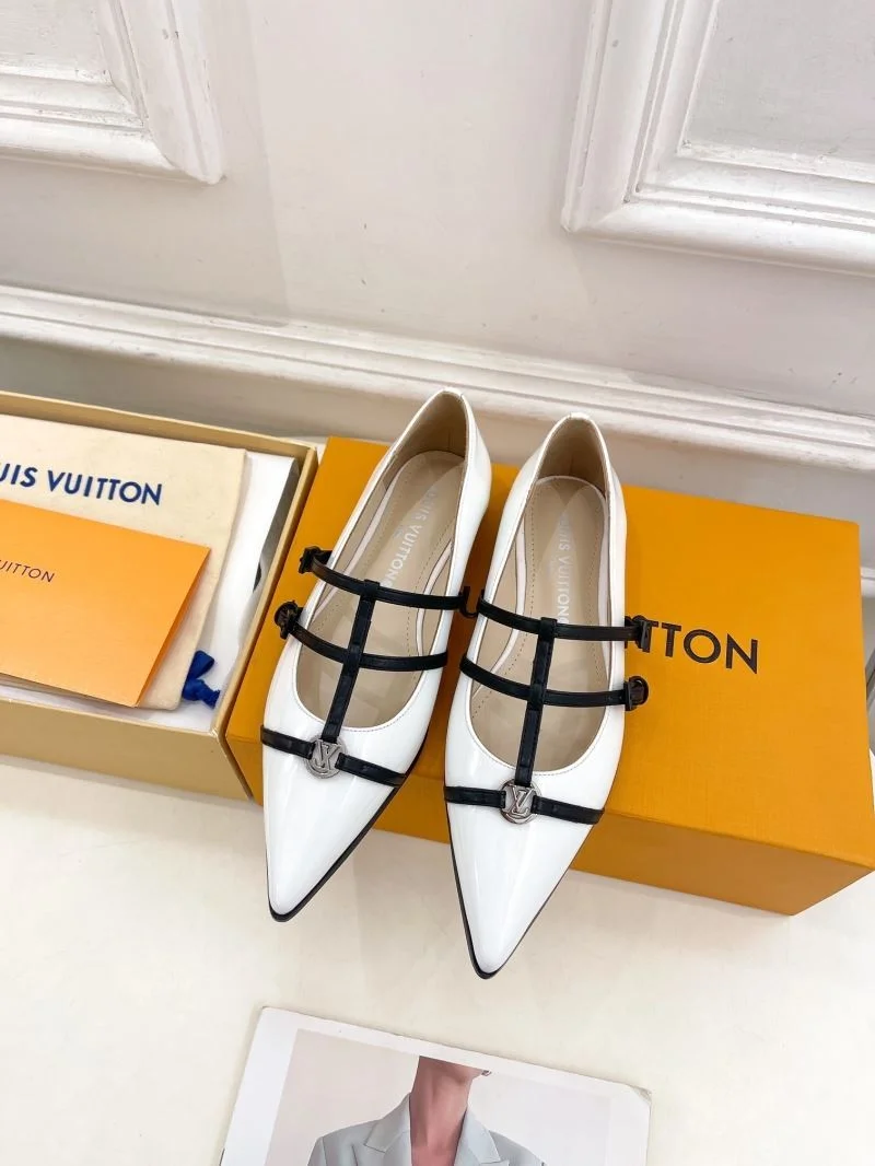 Louis Vuitton Flat Shoes EyeCatching 31305