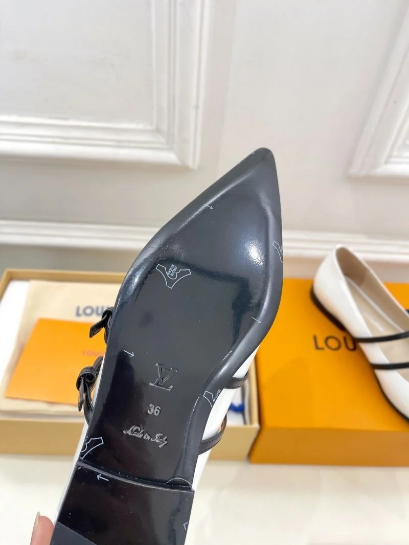 Louis Vuitton Flat Shoes EyeCatching 31305