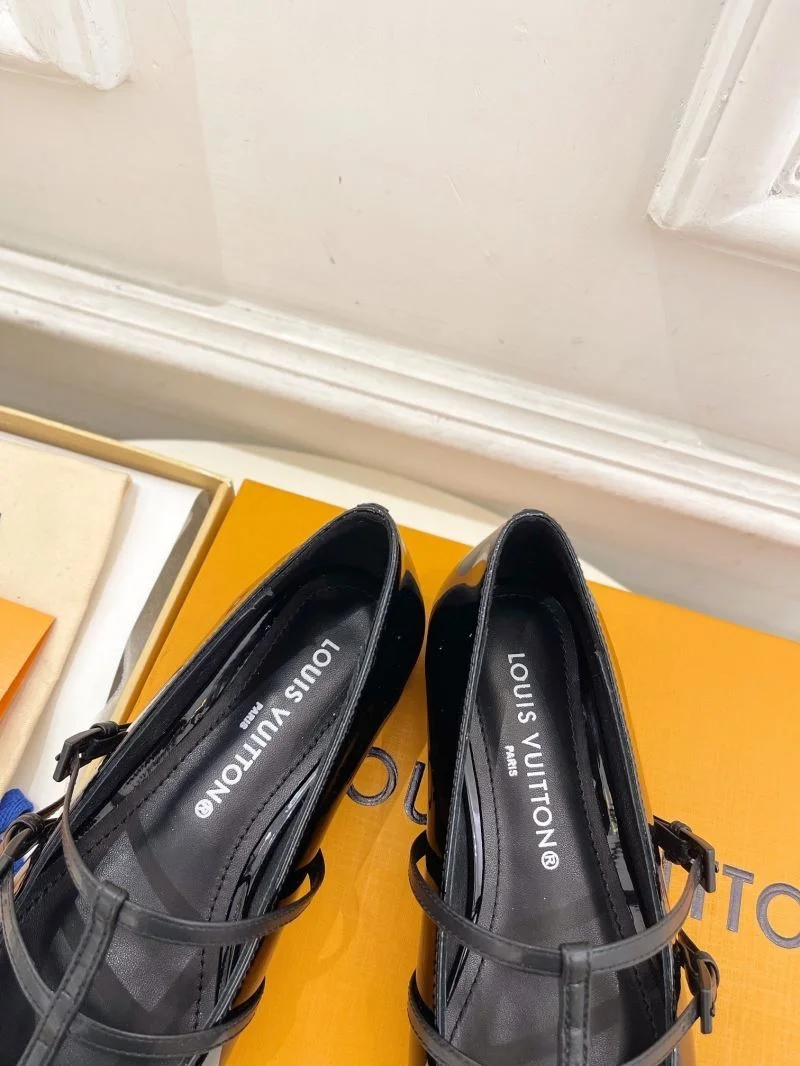 Durable Louis Vuitton Flat Shoes 31289