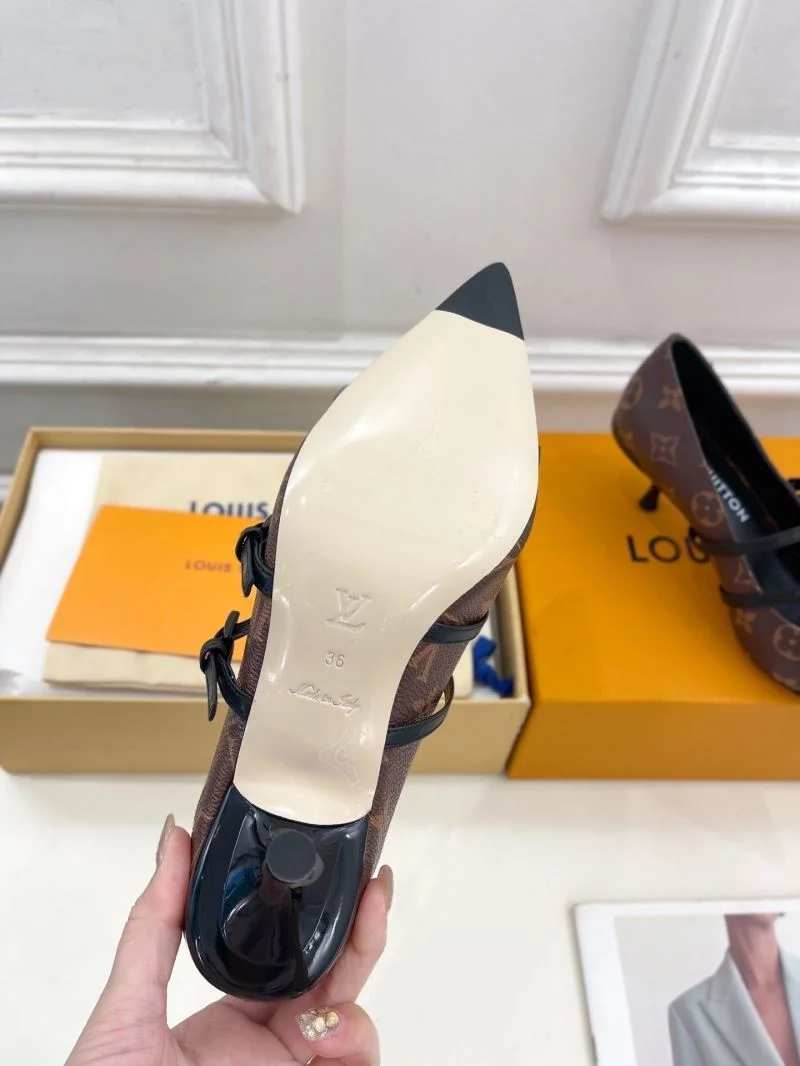 WeatherProof Louis Vuitton Flat Shoes 31279