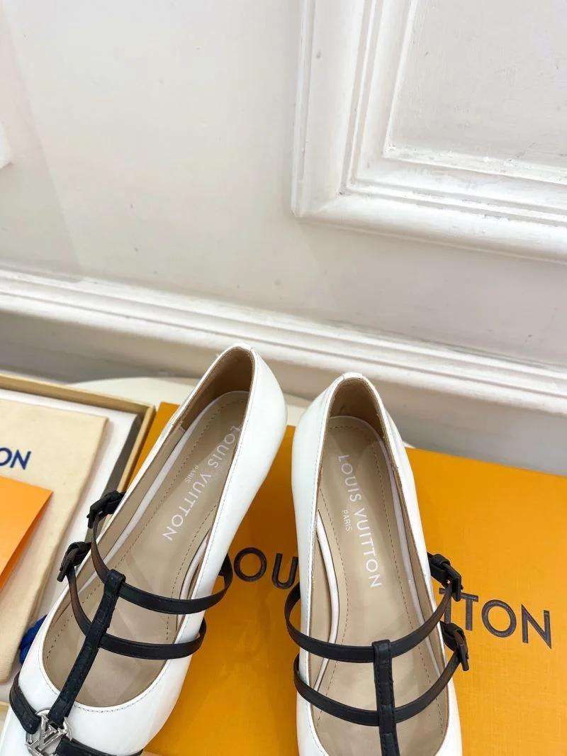 Louis Vuitton Flat Shoes Tailored 31294